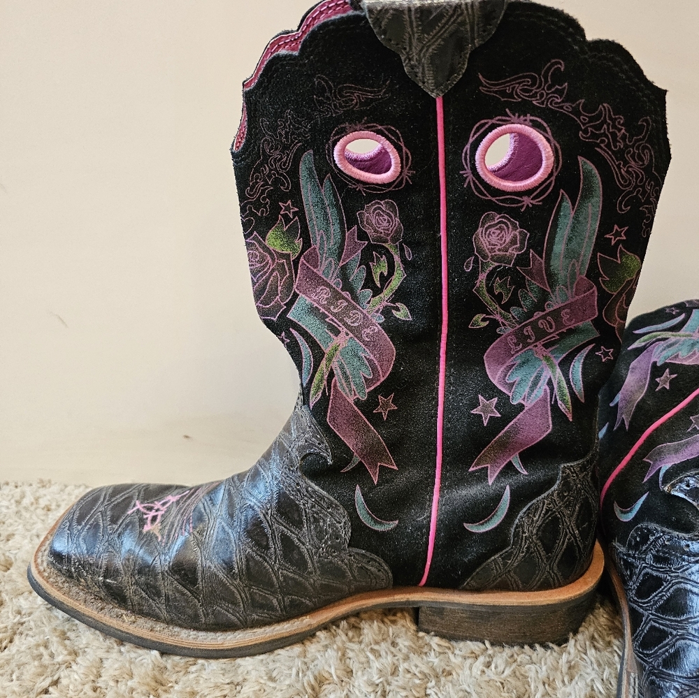 Black ariat square toe boots